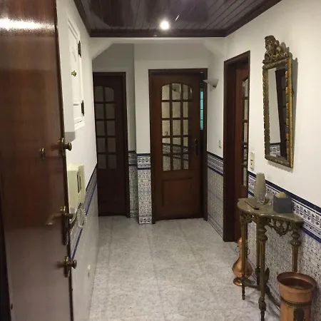 Quarto Em Apartamento Completo, Entre Lisboa E Sintra! * Queluz