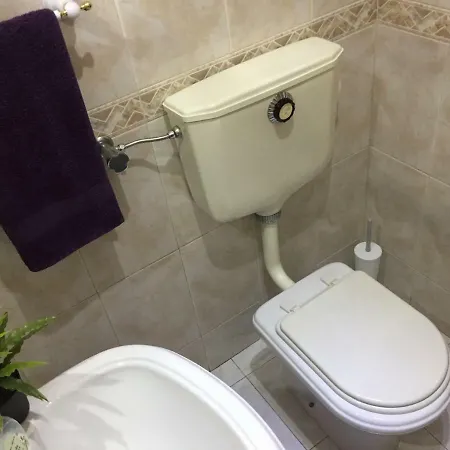 Quarto Em Apartamento Completo, Entre Lisboa E Sintra! Queluz