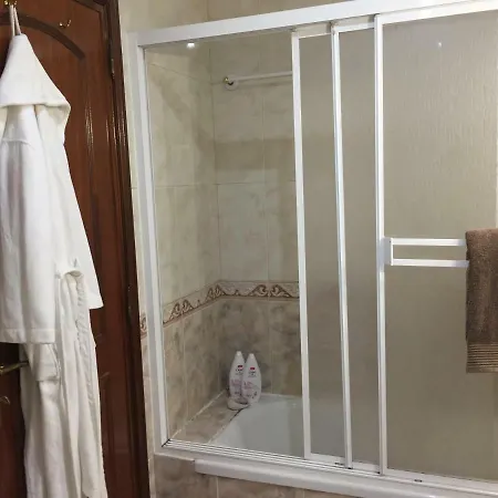 Affittacamere Quarto Em Apartamento Completo, Entre Lisboa E Sintra! Queluz