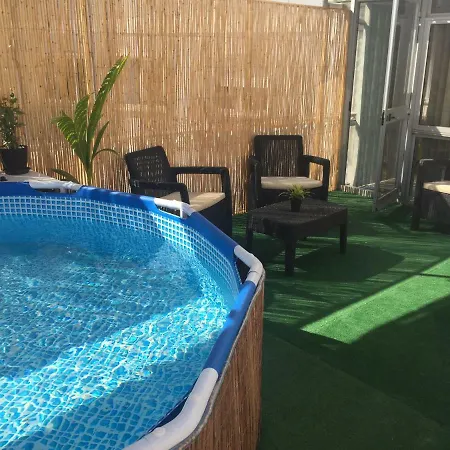 Quarto Em Apartamento Completo, Entre Lisboa E Sintra! *