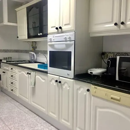 Affittacamere Quarto Em Apartamento Completo, Entre Lisboa E Sintra! Queluz