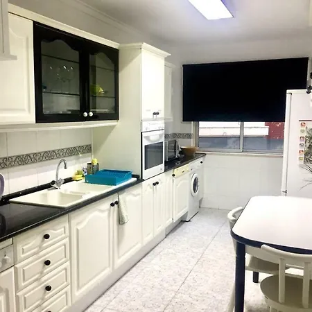 Quarto Em Apartamento Completo, Entre Lisboa E Sintra! *